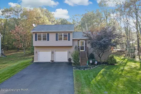 115 East Ct, Bushkill, PA 18324