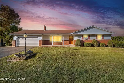 5420 N Halbea St, Bethlehem, PA 18017