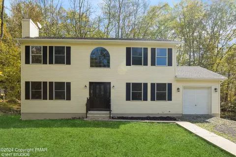6197 Decker Rd, Bushkill, PA 18324