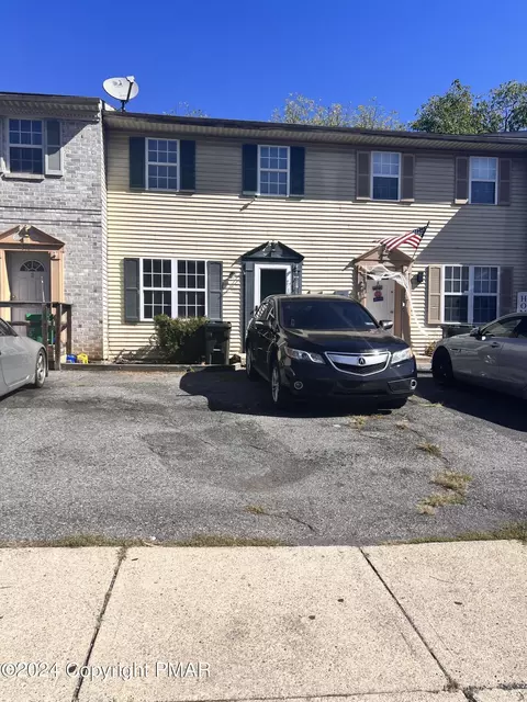 511 Old Forge Dr, Bath, PA 18014 photo 2
