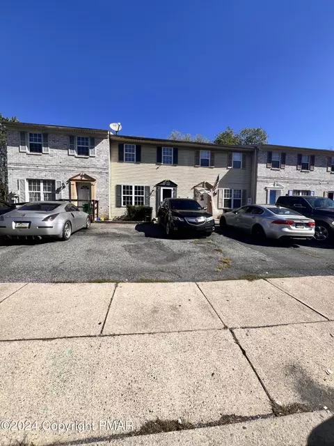 511 Old Forge Dr, Bath, PA 18014