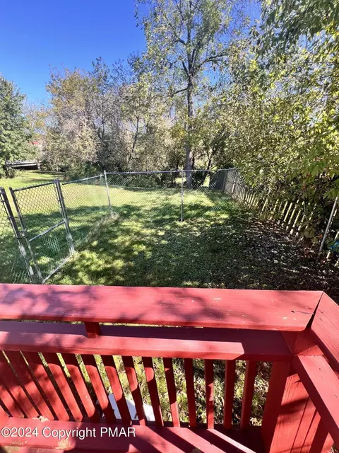 511 Old Forge Dr, Bath, PA 18014 photo 24