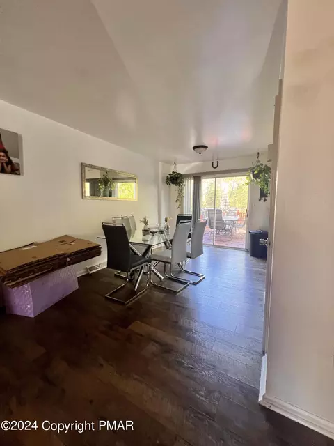 511 Old Forge Dr, Bath, PA 18014 photo 5