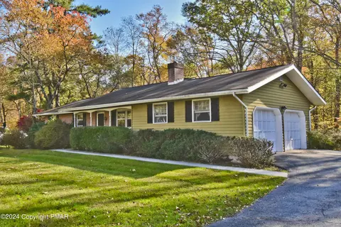 404 Norton Rd, Stroudsburg, PA 18360