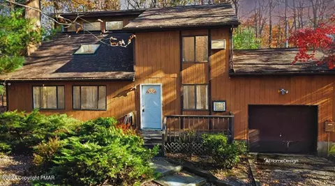 227 Ravenhill Rd, Tamiment, PA 18371