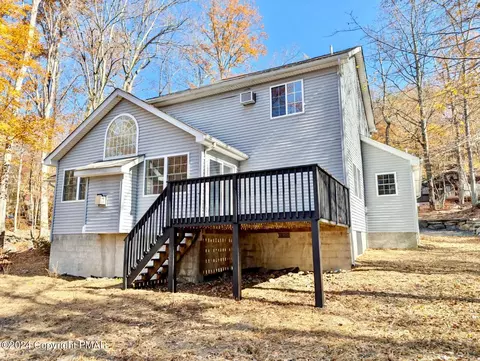 143 Cornwall Pl, Bushkill, PA 18324 photo 3