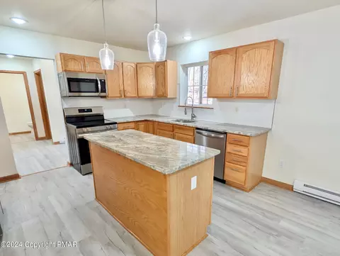 143 Cornwall Pl, Bushkill, PA 18324 photo 7