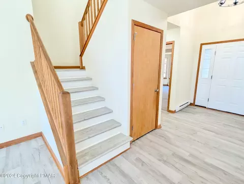 143 Cornwall Pl, Bushkill, PA 18324 photo 23