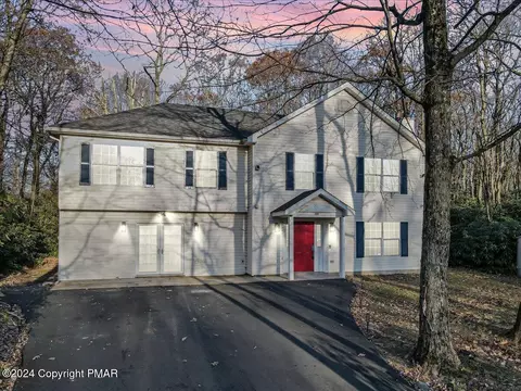 334 Coach Rd, Tobyhanna, PA 18466