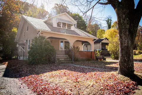 22 Morningside Ave, Stroudsburg, PA 18360