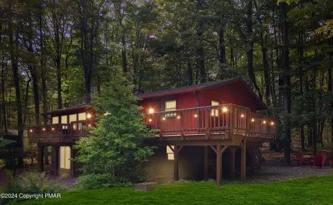 33 W Sheffick Dr, Clifton Township, PA 18424