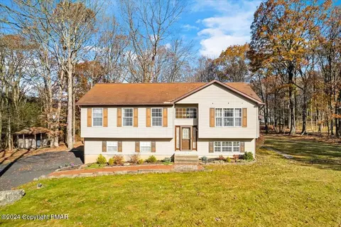 303 Pennbrook Rd, Stroudsburg, PA 18360