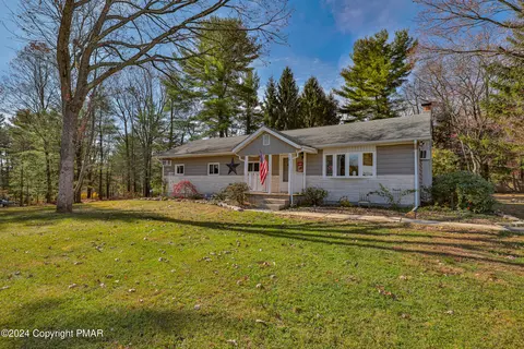 305 Clearview Dr, Palmerton, PA 18071