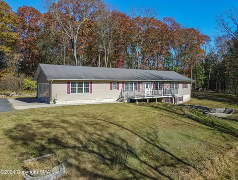 141 Spruce Woods Rd, Stroudsburg, PA 18360