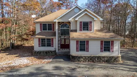 195 Hillside Ln, Saylorsburg, PA 18353