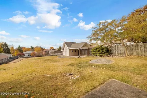 201 E Mary St, Old Forge, PA 18518 photo 8