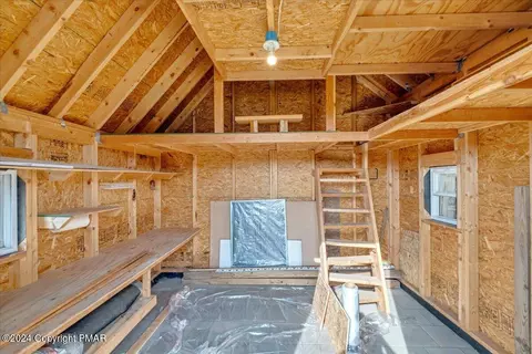 201 E Mary St, Old Forge, PA 18518 photo 9