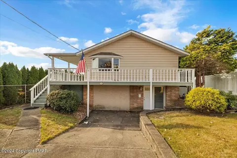 201 E Mary St, Old Forge, PA 18518