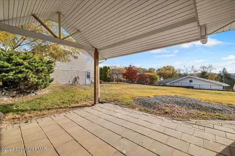 201 E Mary St, Old Forge, PA 18518 photo 10