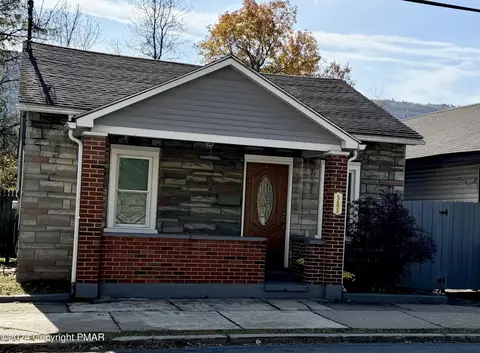588 Mauch Chunk Rd, Palmerton, PA 18071