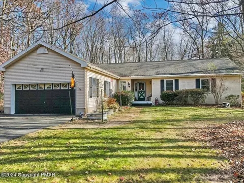 14 Whippoorwill Dr, Saylorsburg, PA 18353