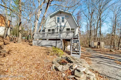 3598 Acorn Cir, East Stroudsburg, PA 18302