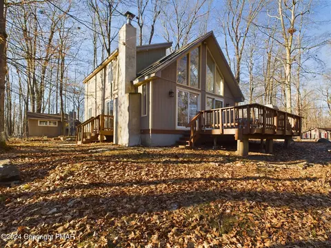 219 Elk Run Rd, Pocono Lake, PA 18347