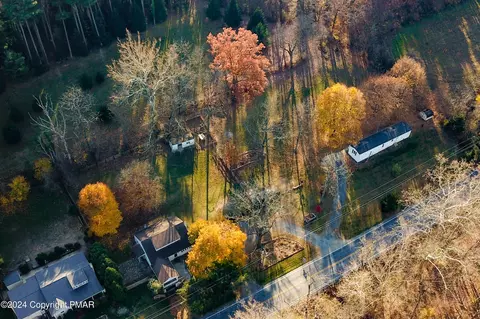 1802 Moselem Springs Rd, Hamburg, PA 19526