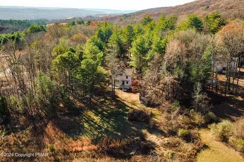 375 Hawk Rd, Saylorsburg, PA 18353