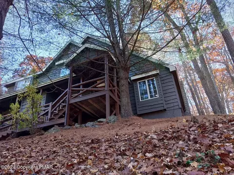 44 Short Hill Rd, Lake Harmony, PA 18624