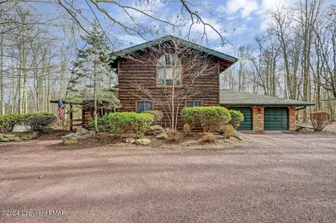203 Golfers Way, Pocono Pines, PA 18350