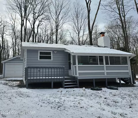 302 Delaware Trl, Pocono Lake, PA 18347
