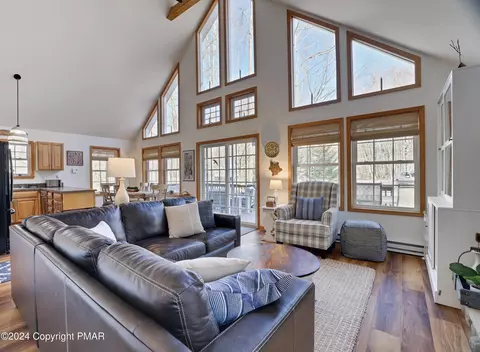 5316 Conoquenissing Dr, Pocono Lake, PA 18347