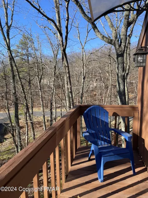 Exterior - 2204 Exeter Ct, Bushkill, PA 18324 photo 4 of 5