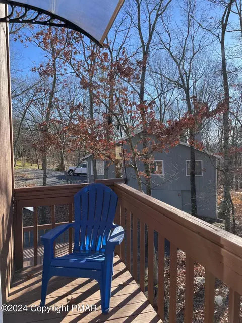 Exterior - 2204 Exeter Ct, Bushkill, PA 18324 photo 3 of 5