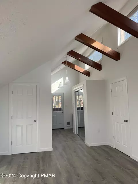 Entry Way - 2204 Exeter Ct, Bushkill, PA 18324 photo 2 of 3