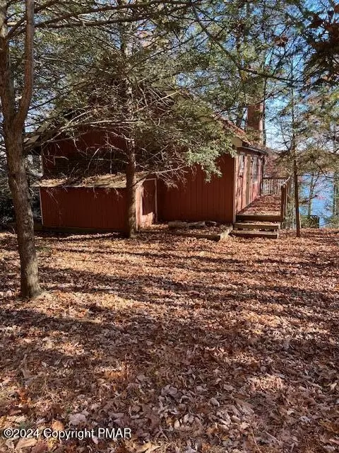6155 W Lakeshore Dr, East Stroudsburg, PA 18302