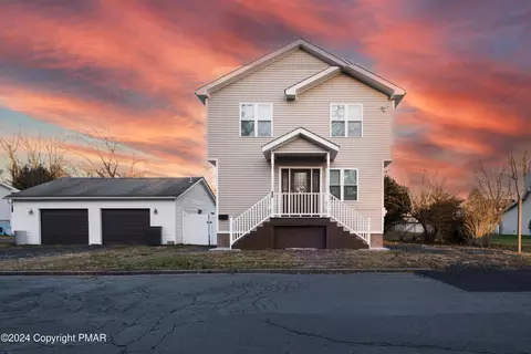 86 Walnut St, East Stroudsburg, PA 18301