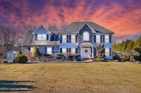 2131 N Pohopoco Dr, Kunkletown, PA 18058