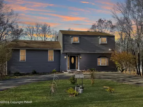 93 Shawnee Trl, Albrightsville, PA 18210