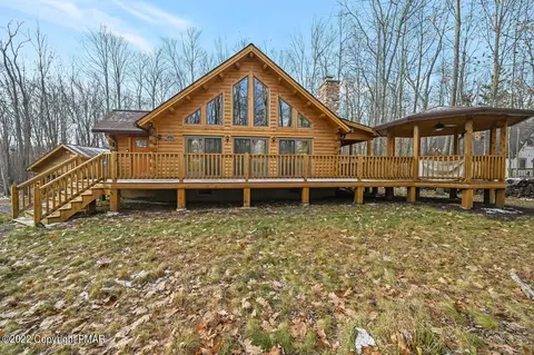 327 Namanock Trl, Pocono Lake, PA 18347