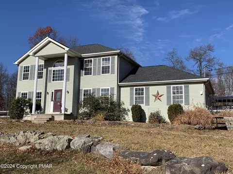 187 Whitetail Rd, Henryville, PA 18332