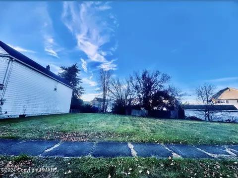 52 Jay St, Wilkes Barre, PA 18705