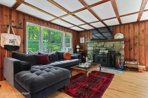 168 Ski Trl, Pocono Lake, PA 18347