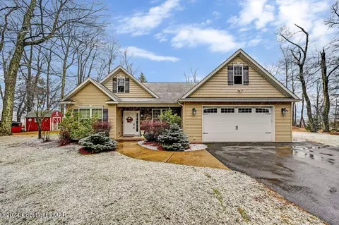 1012 Forest Ln, Gouldsboro, PA 18424