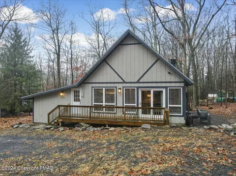 755 Clubhouse Dr, East Stroudsburg, PA 18302