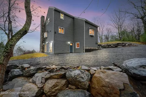 121 Lookout Ct, East Stroudsburg, PA 18302