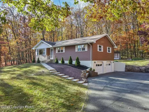 3205 Woodcrest Ave, Effort, PA 18330