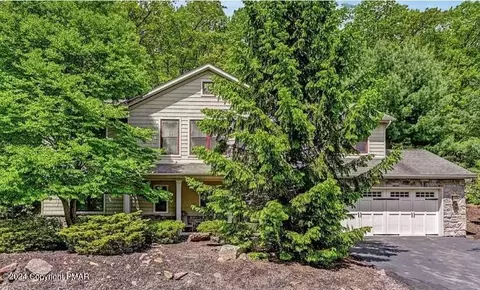 255 Longview Dr, Lake Harmony, PA 18624