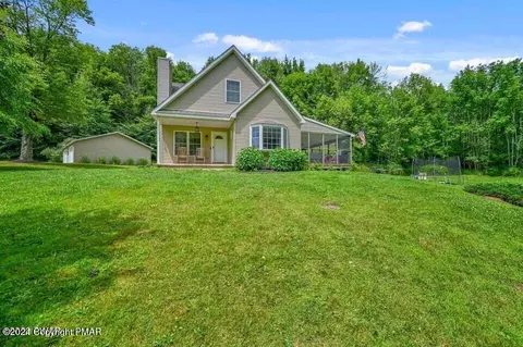 63 Millers Farm Ln, Honesdale, PA 18431